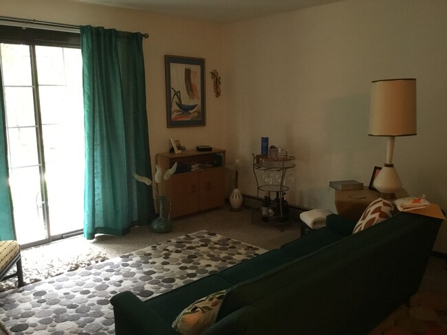 Building Photo - Briar Cliff Apartments
