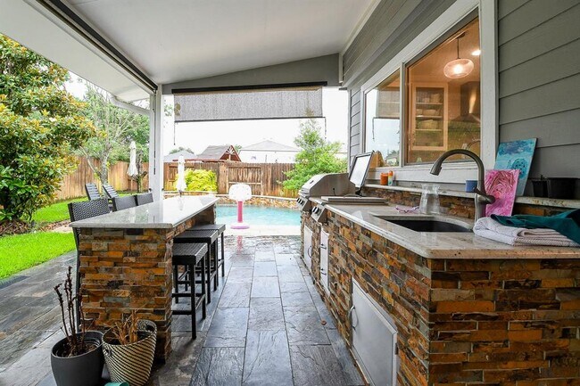 Building Photo - 6711 Seminole Lodge Ln