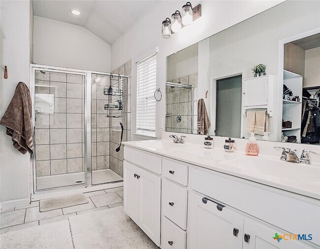 Building Photo - 688 Bridgestone Way