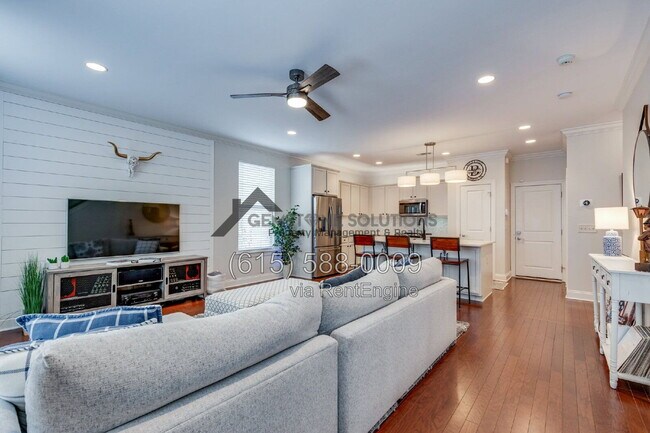 Building Photo - 1337 Moher Blvd