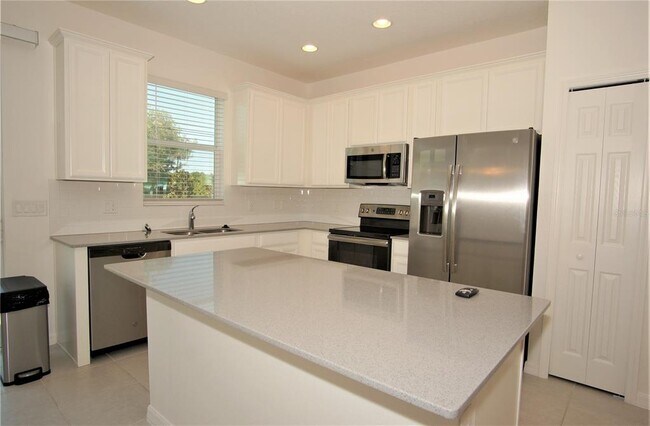 Building Photo - 2394 Britwell Pl