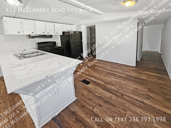 Building Photo - 412 McElhaney Rd