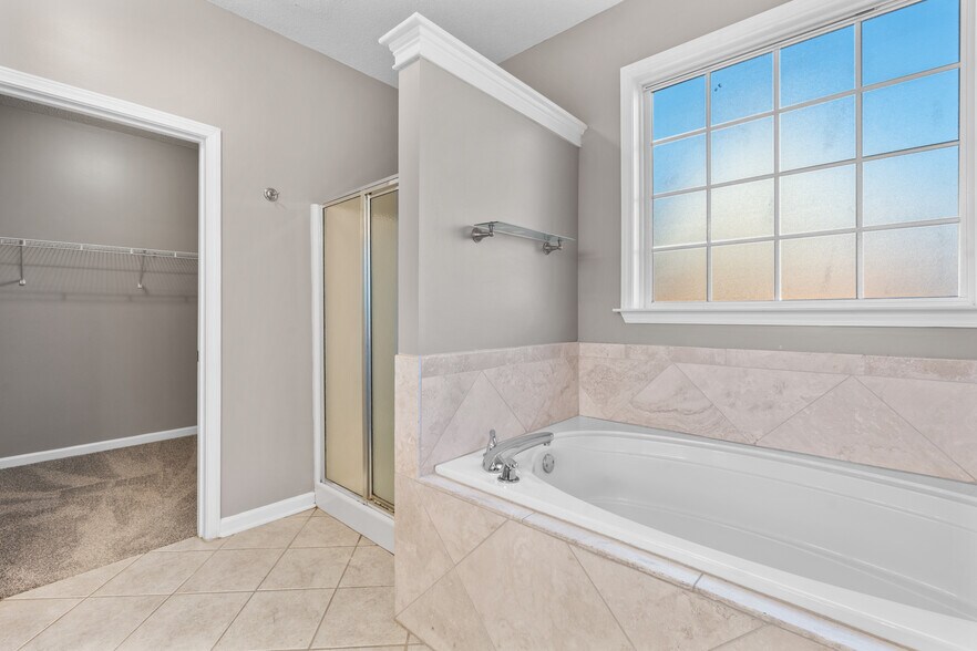 Building Photo - 119 Daventry Ln