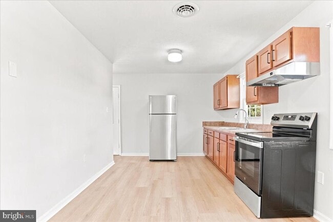 Building Photo - 102 Linwood Ct
