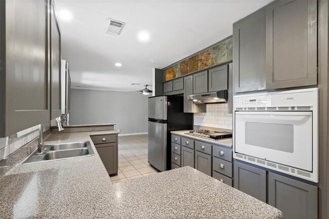 Building Photo - 112 E Wildwinn Dr
