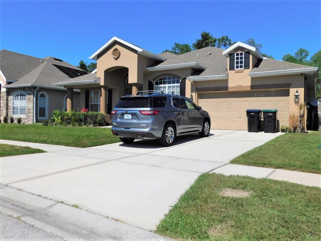 Building Photo - 2051 Autumn View Dr