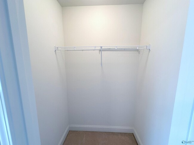 Building Photo - 126 Windridge Way SW