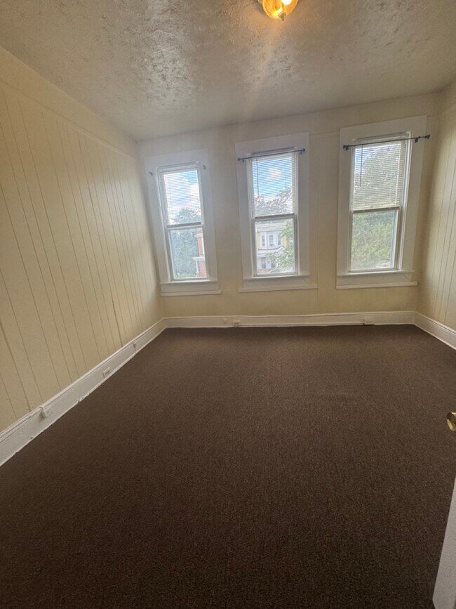Building Photo - 1705 Ashburton St