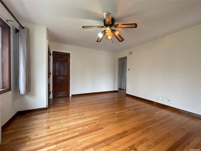Building Photo - 8 Crestfield Pl