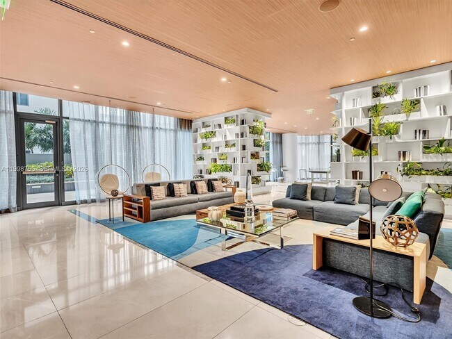 Building Photo - 45 SW 9th St