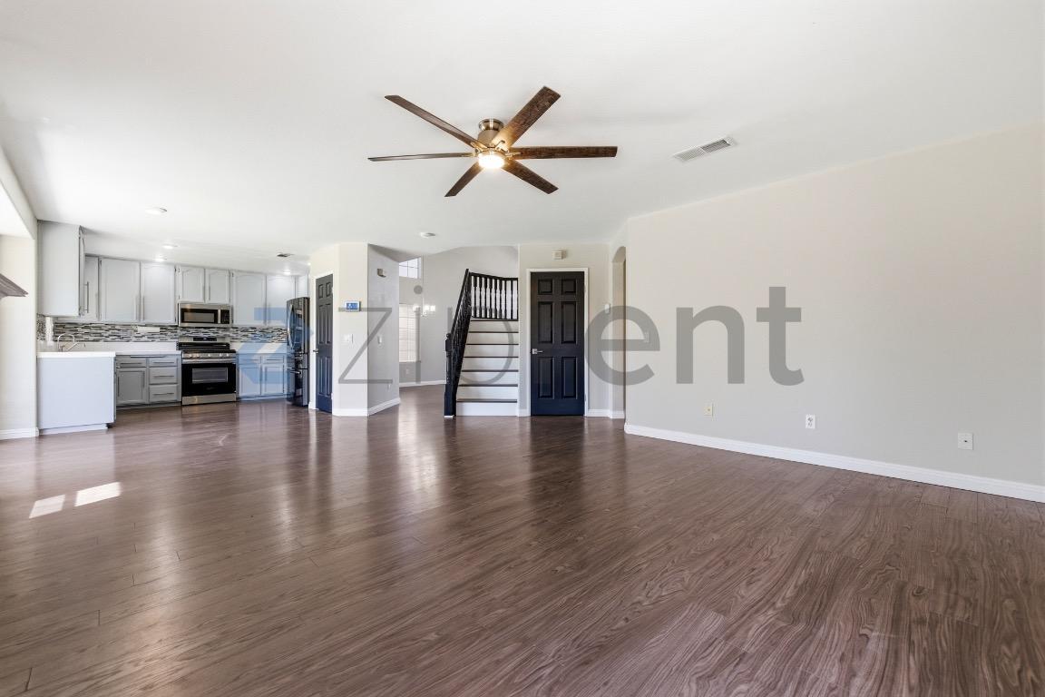 Building Photo - 27165 Hemingway Ct