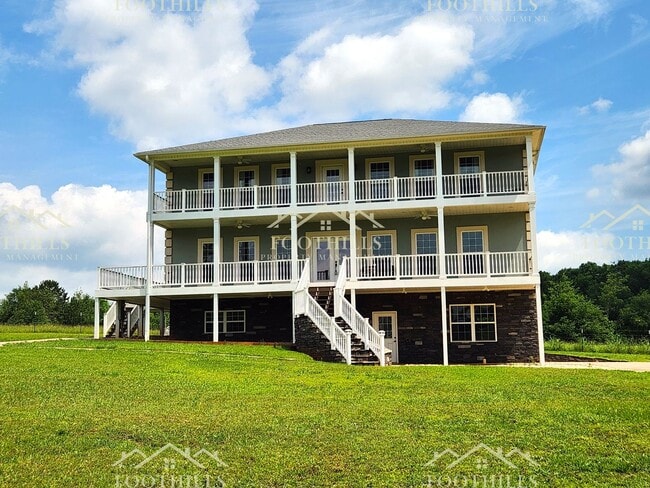 Primary Photo - 128 Hudgins Lake Rd