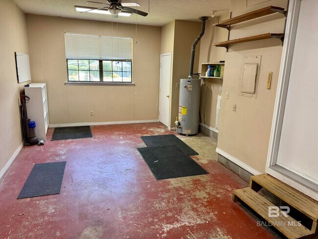 Building Photo - 382 Pecan Ave