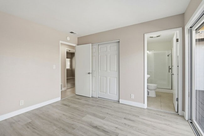 Building Photo - Stylish and Spacious Milpitas Home with Large Deck and Backyard