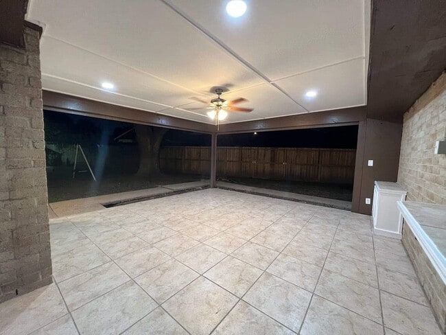 Building Photo - 8103 Edgebrook Forest Ct