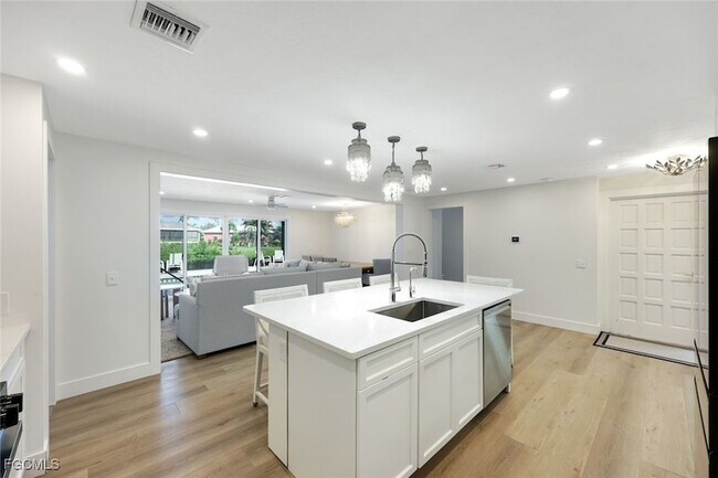 Building Photo - 707 Durion Ct
