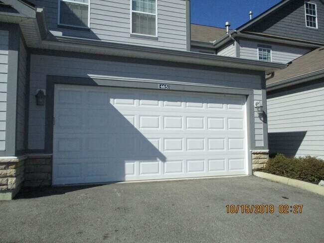 Building Photo - Village at Olentangy Crossing 0081