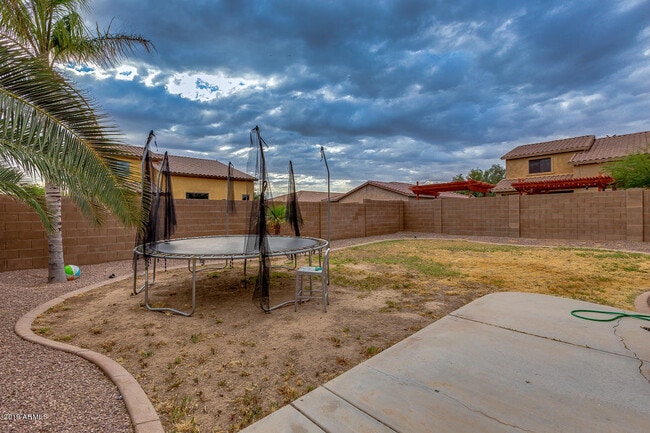 Building Photo - Charming 5 Bed 3 Bath Tolleson Home with Solar!!