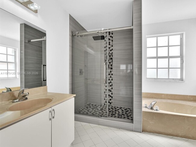 Building Photo - 15363 NW 14th Rd