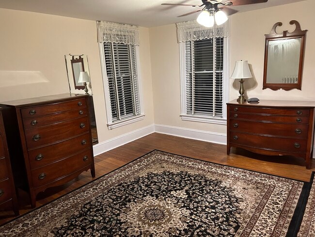 bedroom - 375 S Bellevue Ave