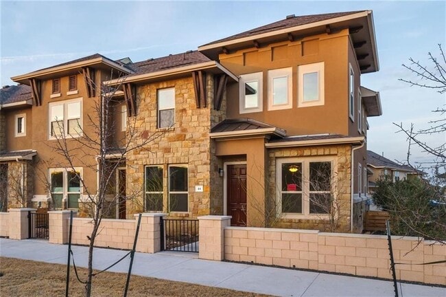 Building Photo - 6814 E Riverside Dr