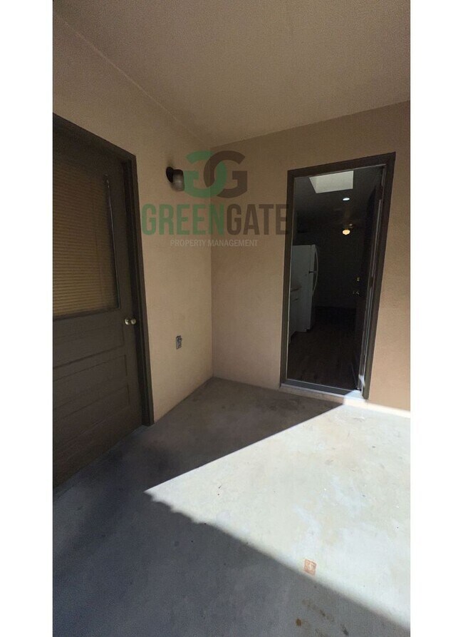 Building Photo - 3401 Winchester Ct