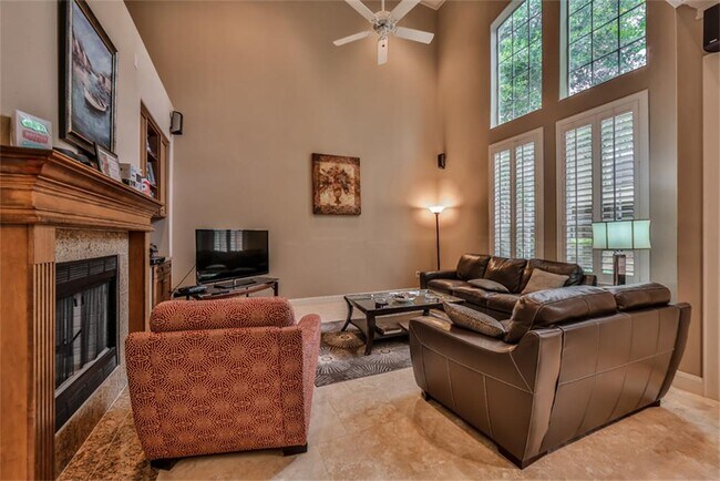Building Photo - 1005 Memorial Village Dr