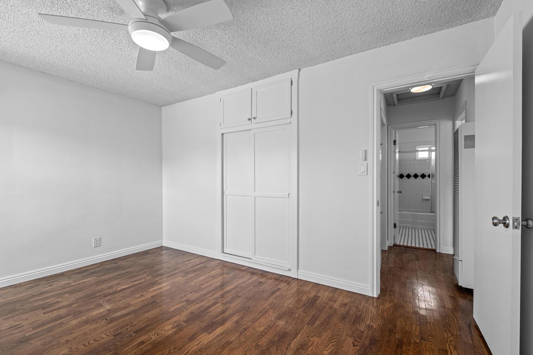 Building Photo - 2211 Nelson Ave