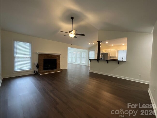 Building Photo - 11431 Howell Center Dr