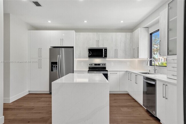Building Photo - 21382 Marina Cove Cir