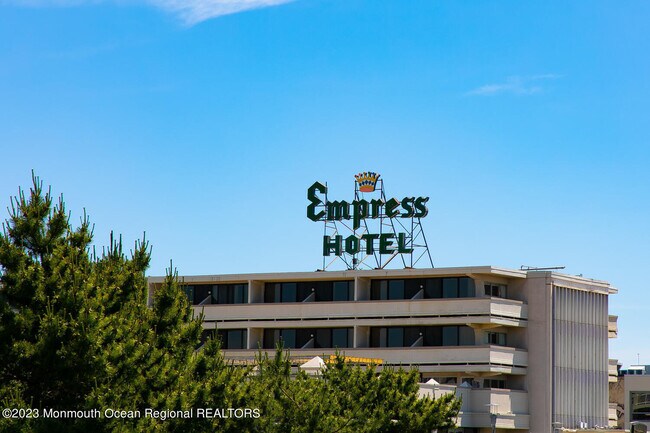 Building Photo - 601 Heck St