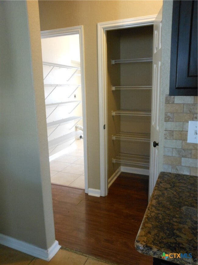 Building Photo - 2242 Lakeline Dr