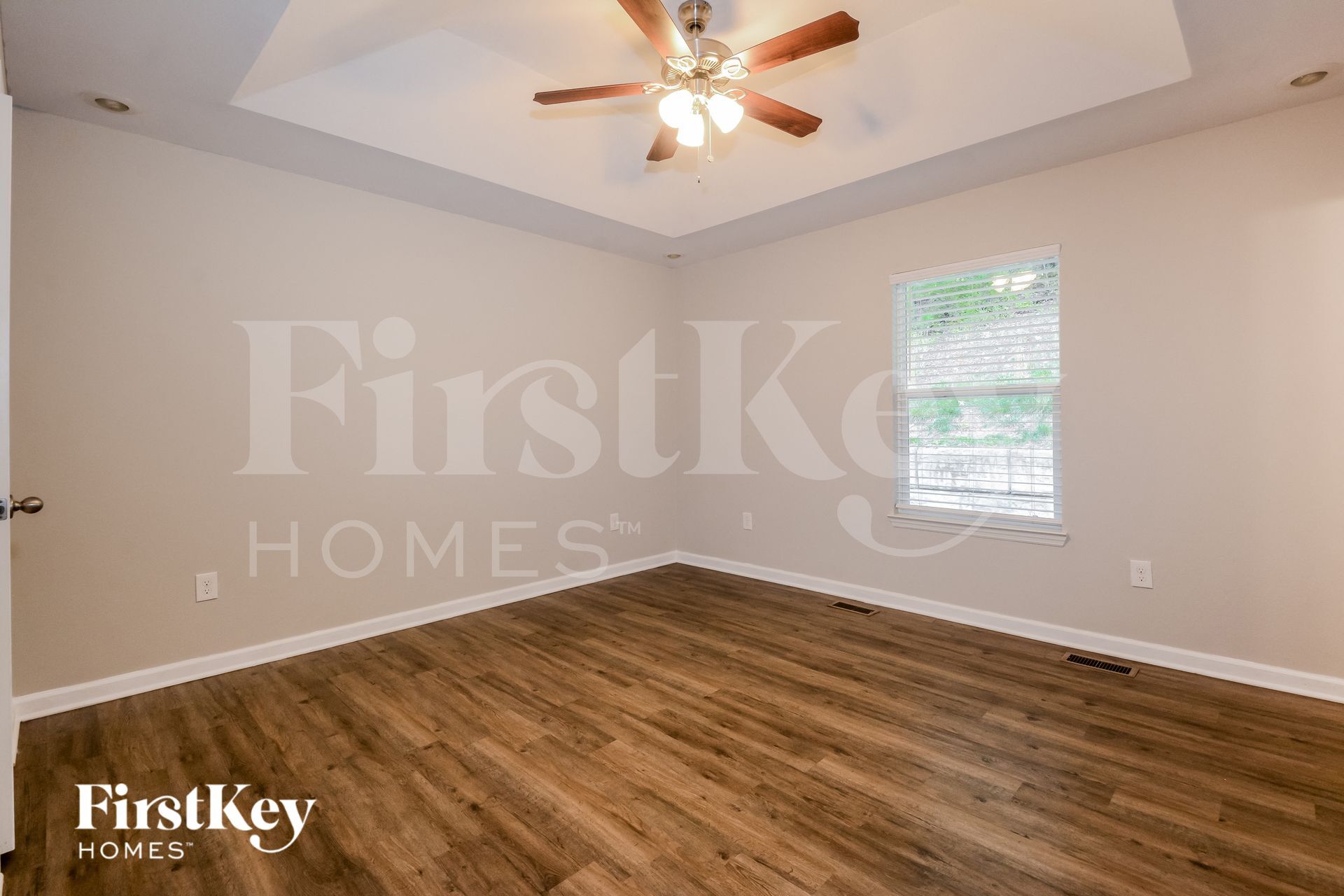 Building Photo - 1965 White Haven Dr