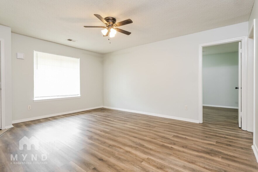 Building Photo - 3755 Carroll Dr