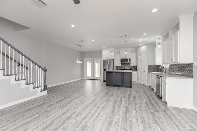Building Photo - 6607 Avenue O