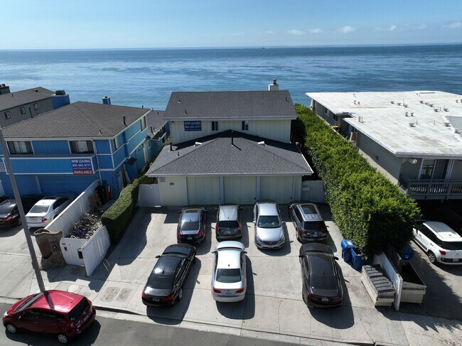 Building Photo - 6557 Del Playa Dr