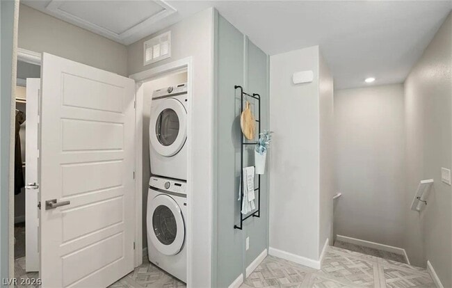 Building Photo - 4258 Vivenda St