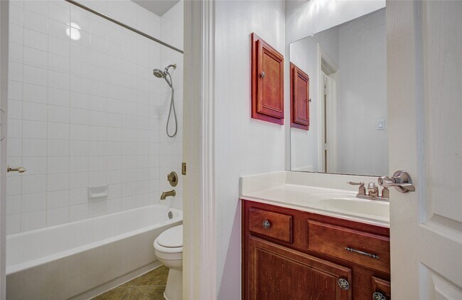 Building Photo - 7814 Heron Lakes Dr