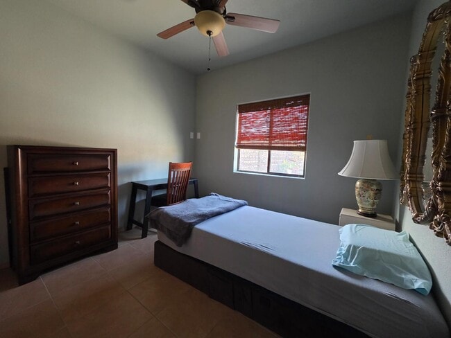 Building Photo - 14324 E 50th Dr