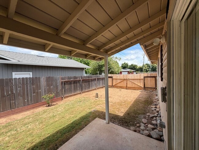 Building Photo - Gorgeous Rancho Cordova Home on Large Corner Lot!
