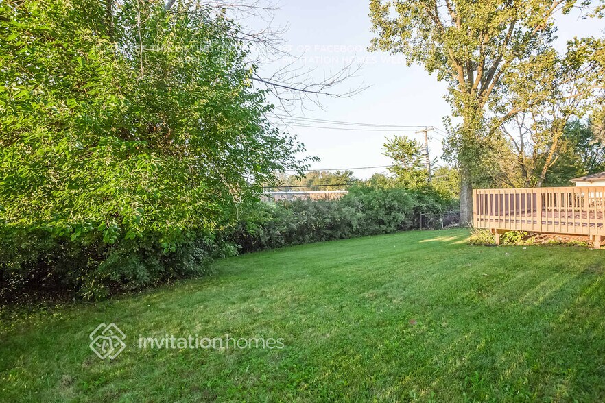 Building Photo - 5447 Yale Ln