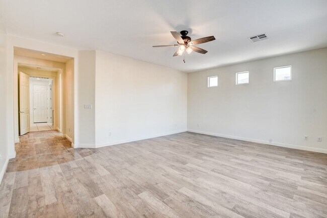 Building Photo - Single Family Home on 20k SQFT Lot in Gated Community