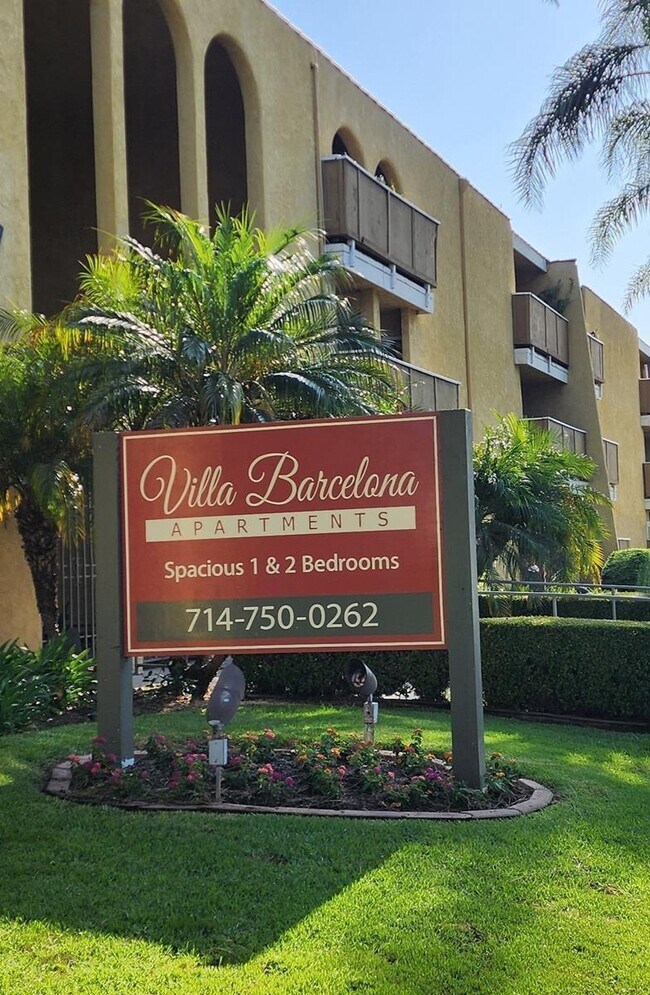 Building Photo - Villa Barcelona