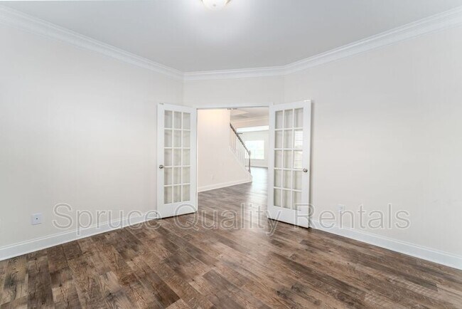 Building Photo - 102 Marquise Ct