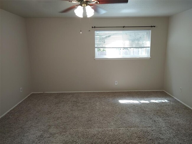 Building Photo - 11701 Shoshone Dr