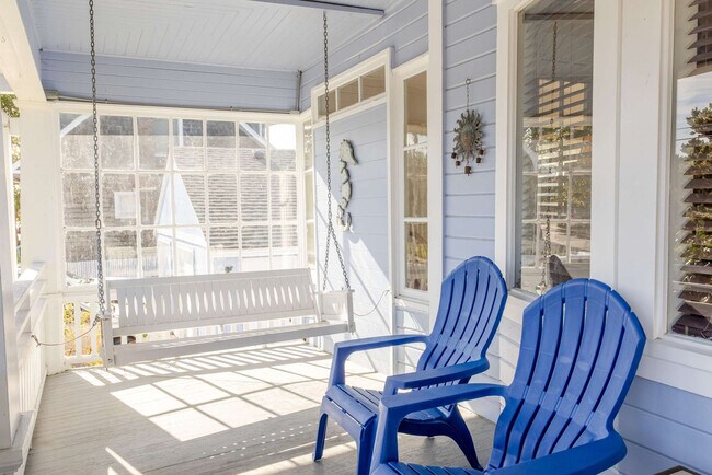 Building Photo - 640 S Columbia St