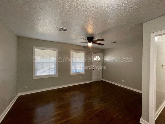 Building Photo - 1304 NW 99th St