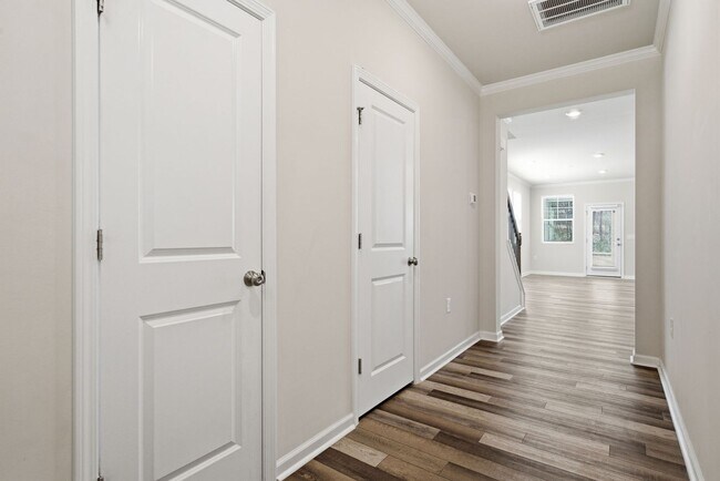 Building Photo - Upgraded 3BR Townhome in Wake Forest | Open Layout, Garage & Resort-Style Amenities