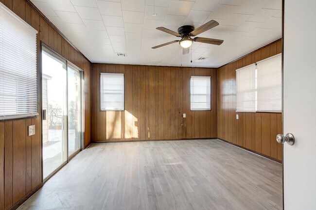 Building Photo - Newly remodeled Duplex in Midwest City
