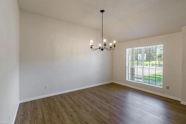 Building Photo - 6707 Carisbrooke Ln